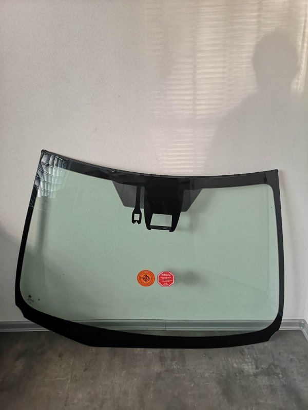 čelní sklo Toyota Auris